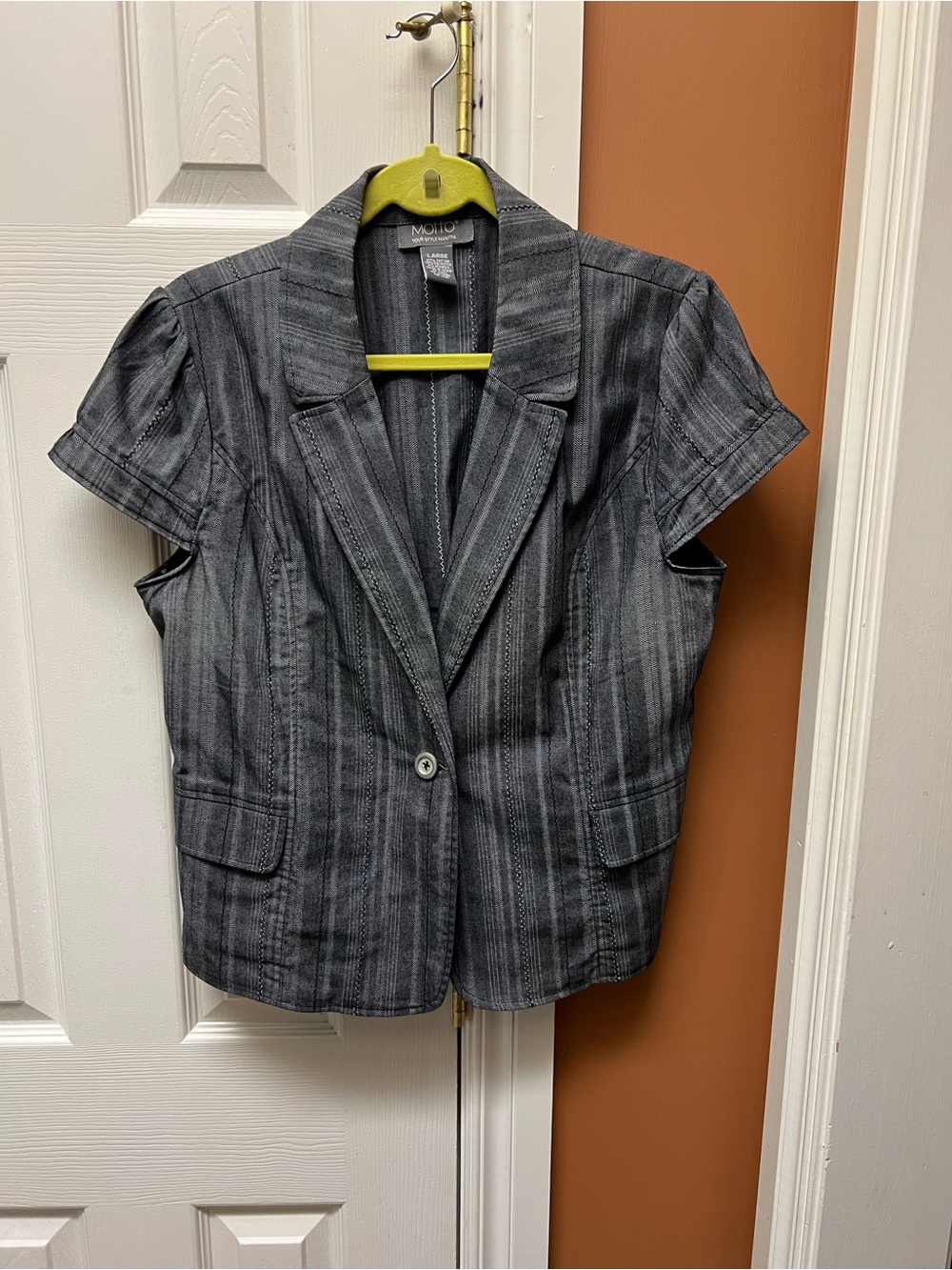 MOTTO Short Sleeve Stripe Blazer in Gray